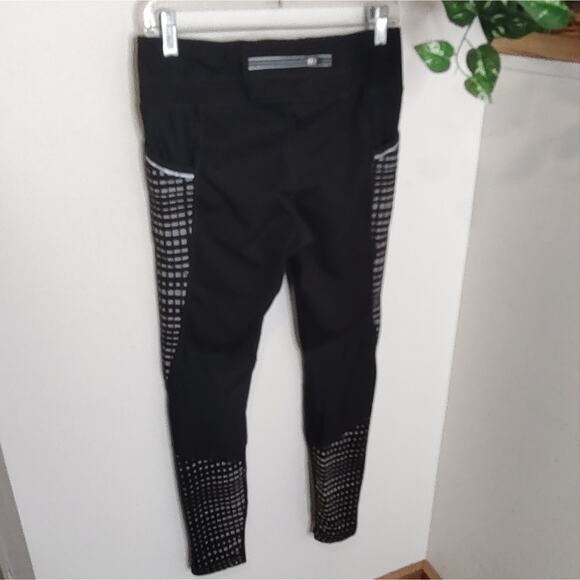 Athleta Be Free Reflective Black Leggings Medium - Picture 4 of 14